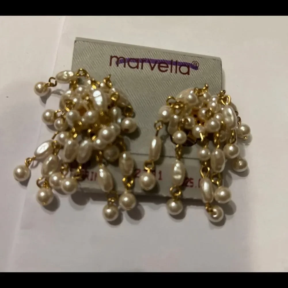 Vintage MARVELLA Faux Pearl Cluster CLIP Bauble Dangle Earrings Gold-Tone